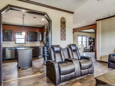 252 County Road 302 Floresville TX 78114