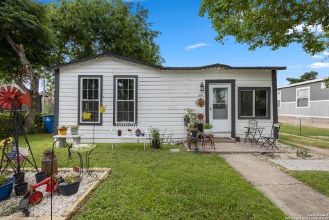 149 Avenue G Poteet TX 78065