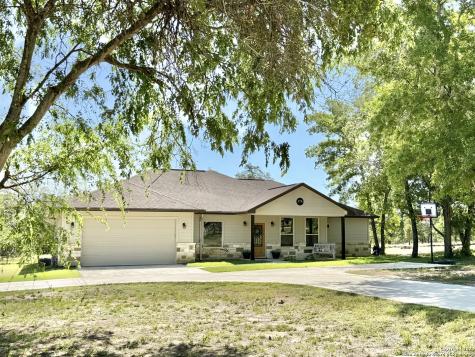 276 County Road 6864 Natalia TX 78059