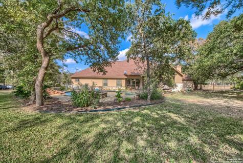 144 Woodlands Drive La Vernia TX 78121