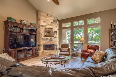 144 Woodlands Drive La Vernia TX 78121