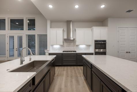 516 Corwin Springs Cibolo TX 78108