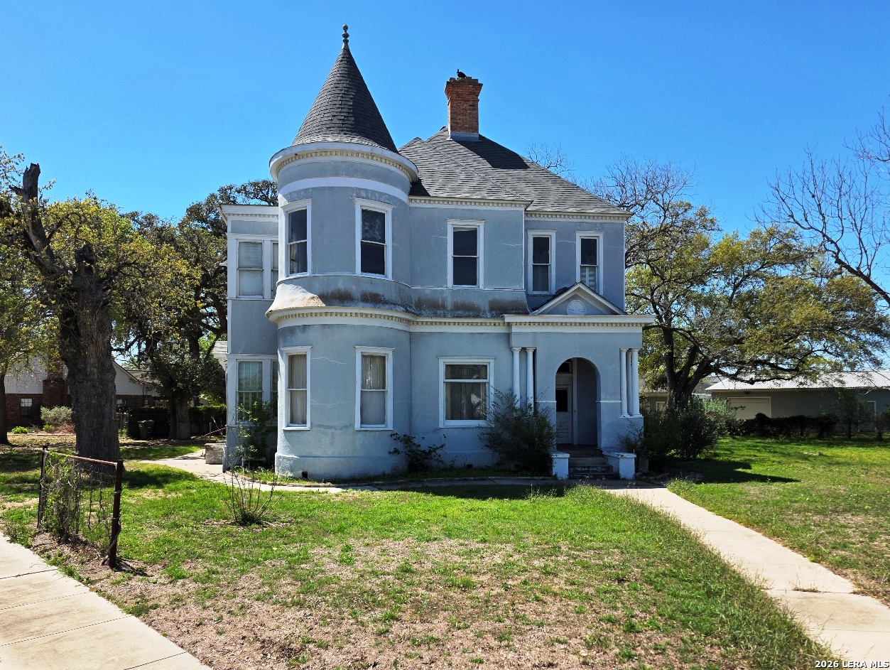 311 E Broadway Street Cuero TX 77954