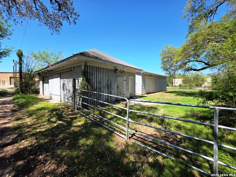 311 E Broadway Street Cuero TX 77954