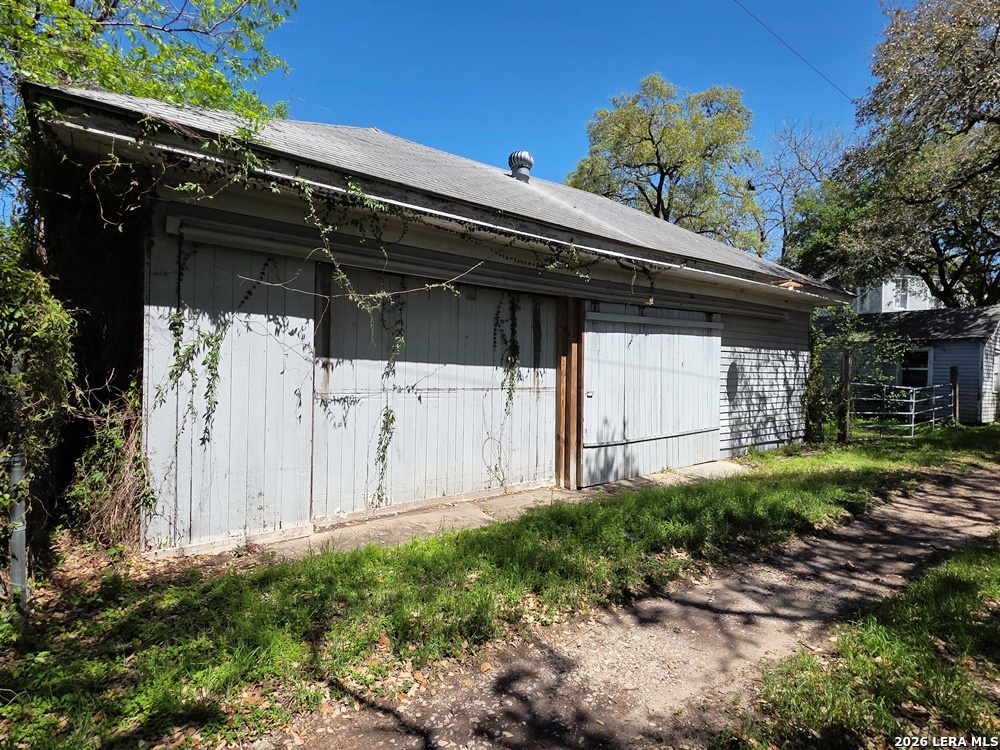 311 E Broadway Street Cuero TX 77954
