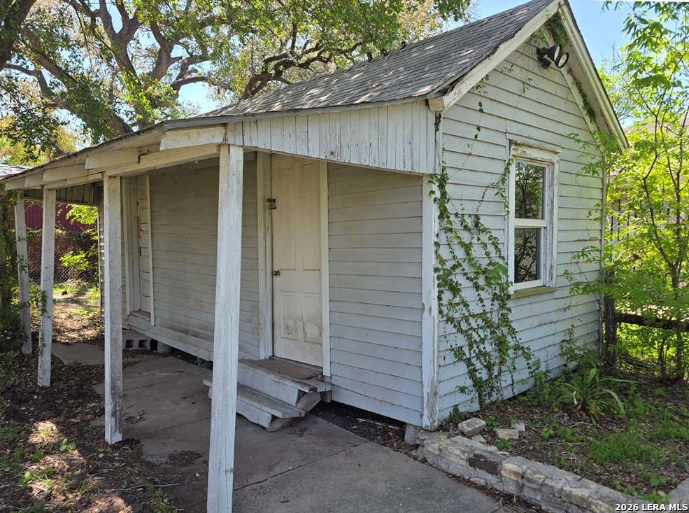 311 E Broadway Street Cuero TX 77954