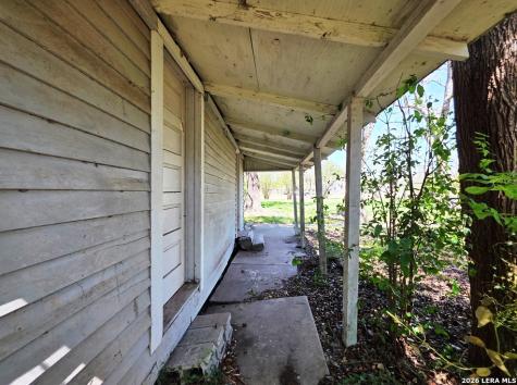 311 E Broadway Street Cuero TX 77954