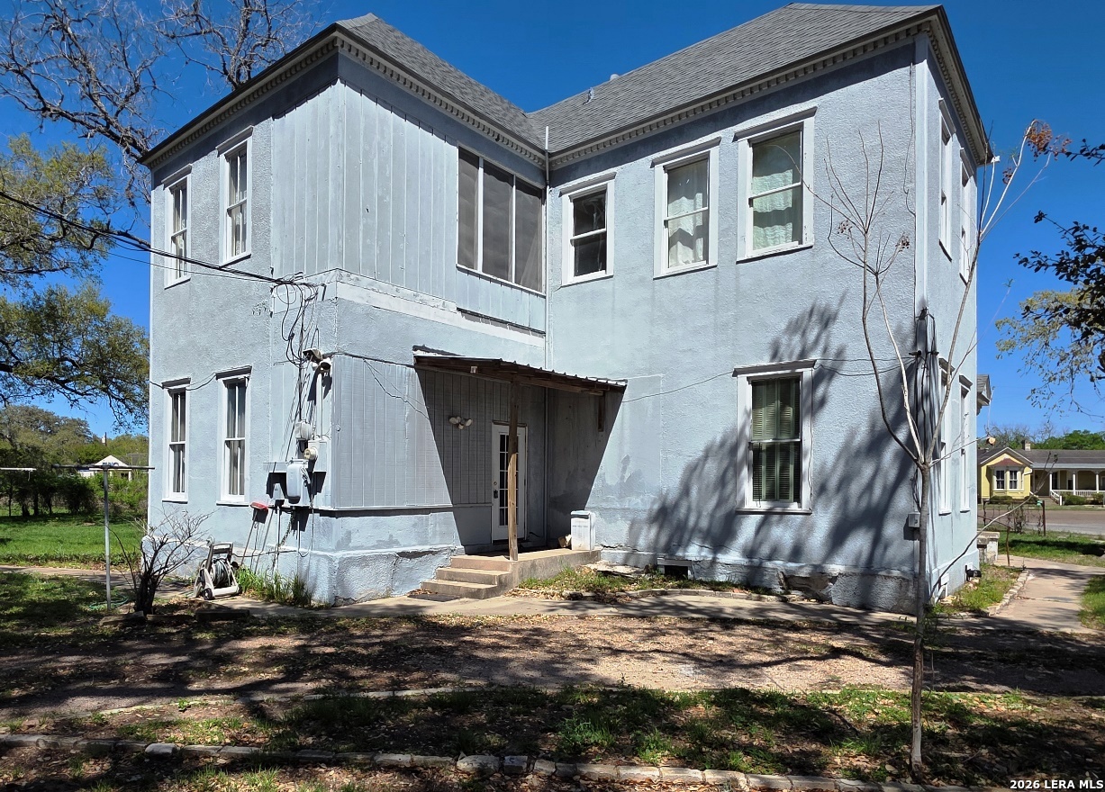 311 E Broadway Street Cuero TX 77954