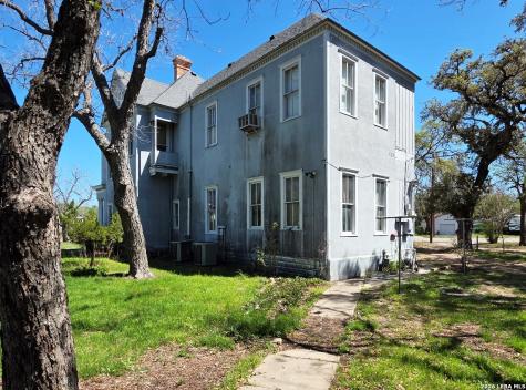 311 E Broadway Street Cuero TX 77954