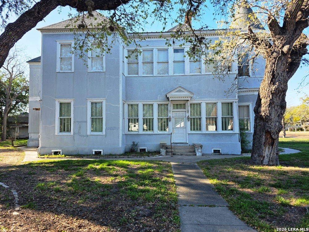 311 E Broadway Street Cuero TX 77954