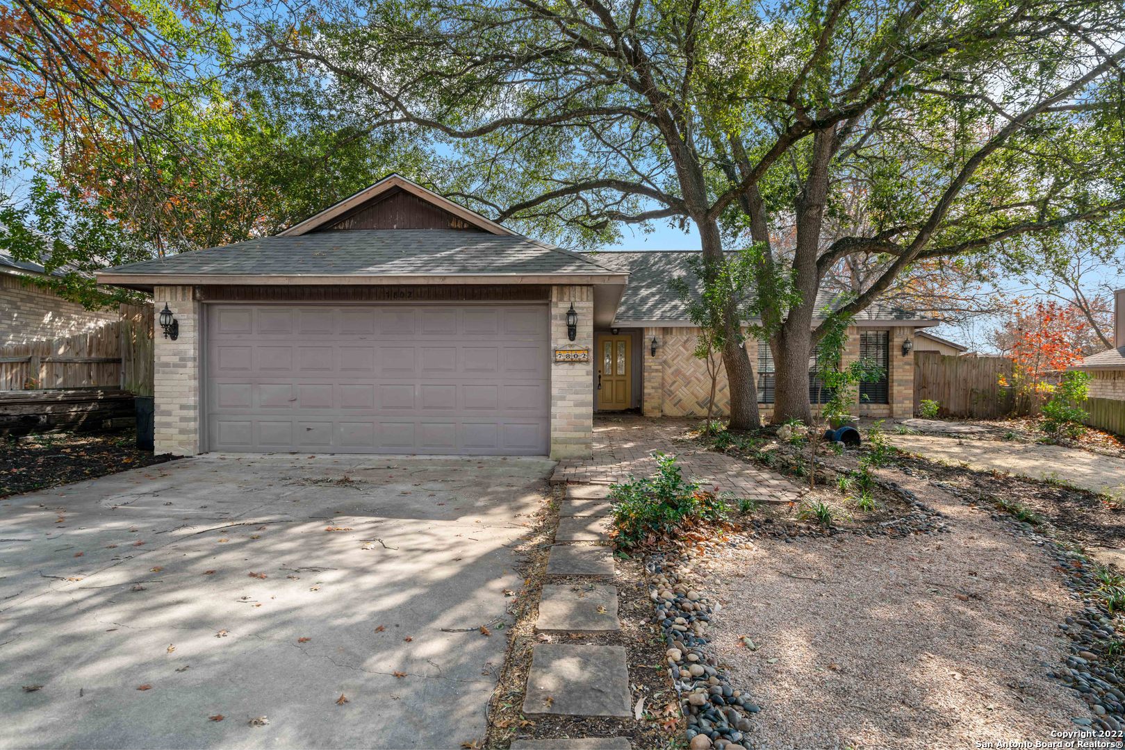 7802 Forest Path Live Oak TX 78233