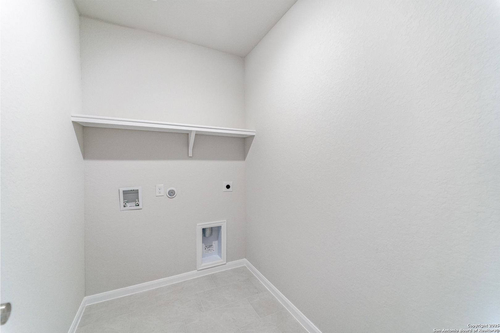 175 Hazel Way Mico TX 78066