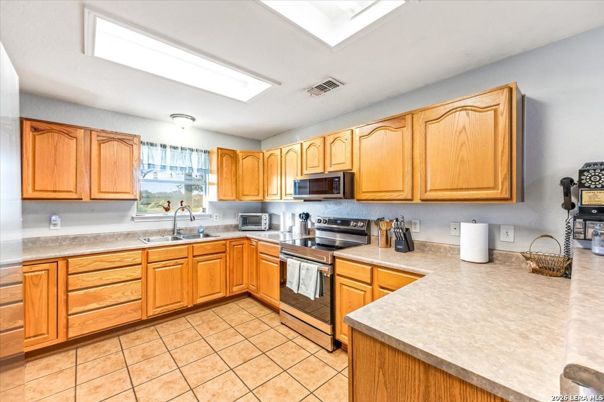 155 Country Gardens La Vernia TX 78121