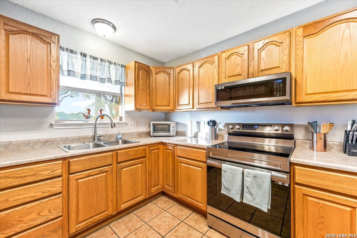 155 Country Gardens La Vernia TX 78121