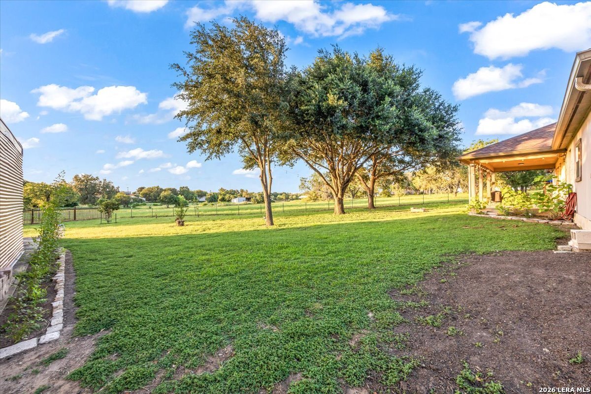 155 Country Gardens La Vernia TX 78121