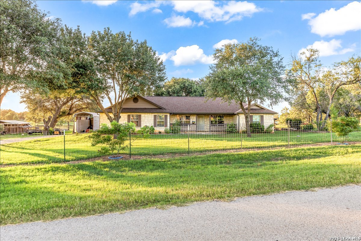 155 Country Gardens La Vernia TX 78121