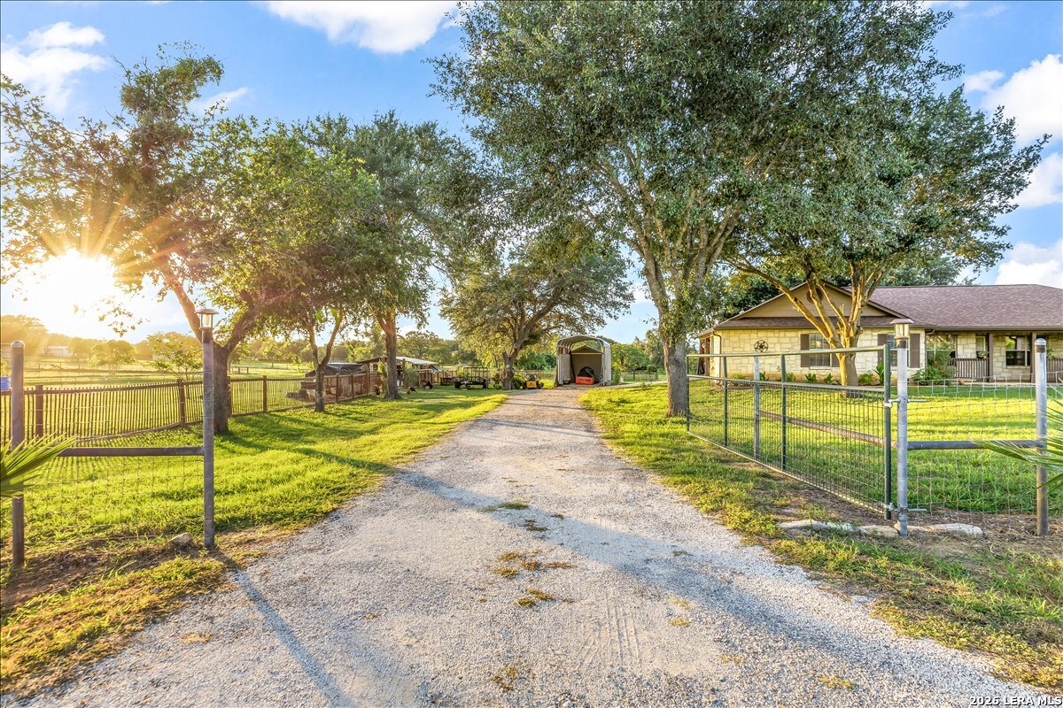 155 Country Gardens La Vernia TX 78121