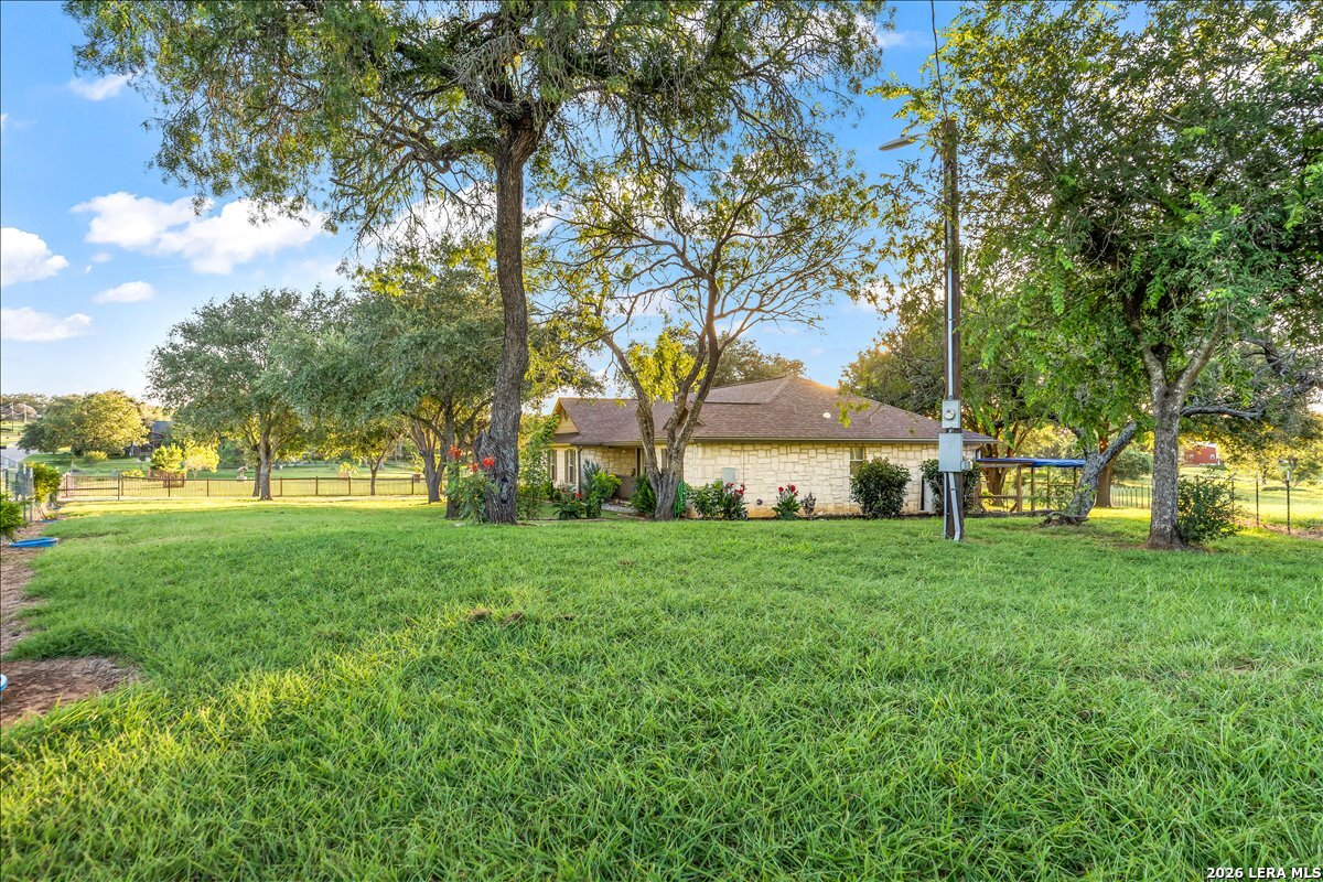 155 Country Gardens La Vernia TX 78121