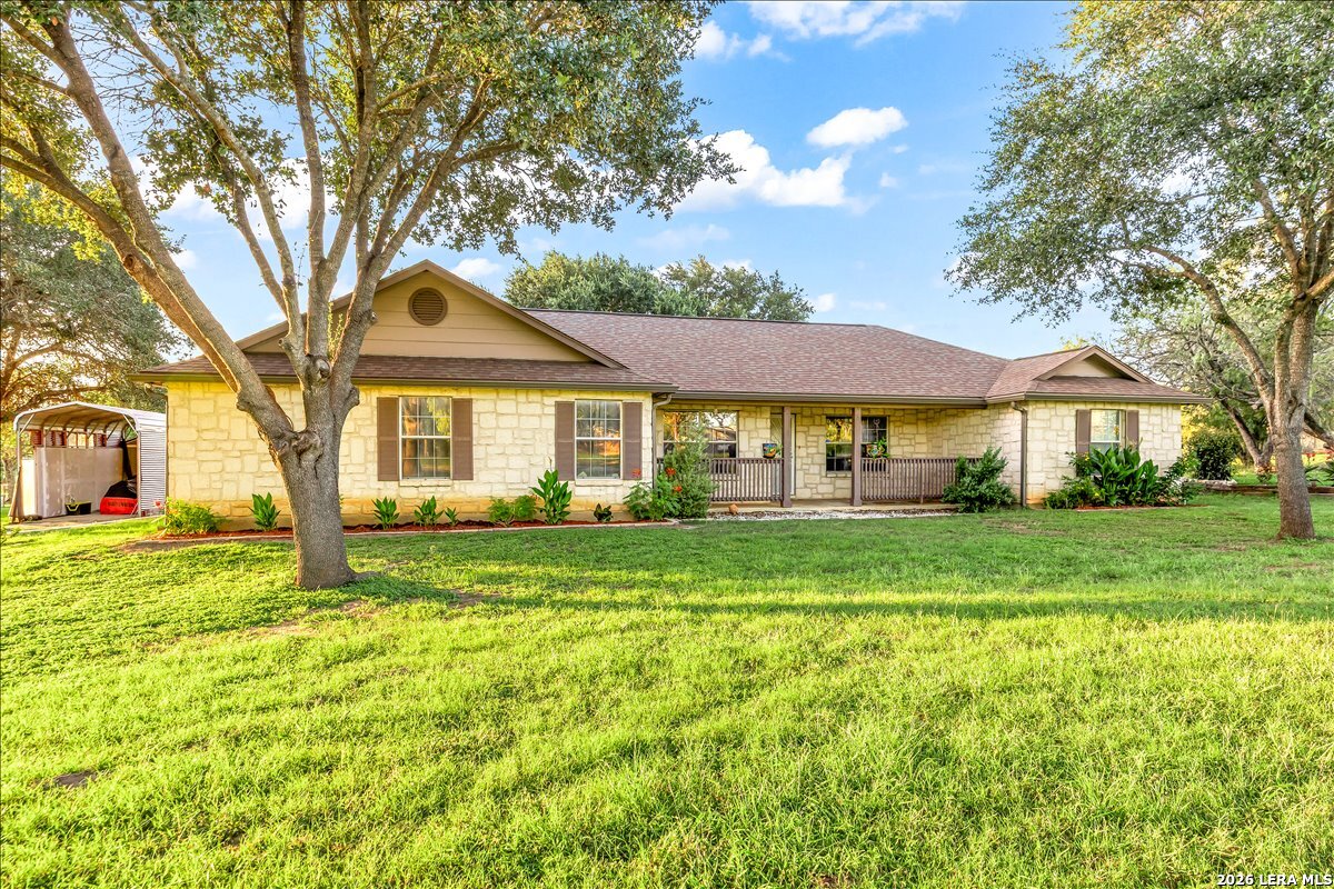 155 Country Gardens La Vernia TX 78121