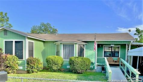 1507 17th Street Hondo TX 78861