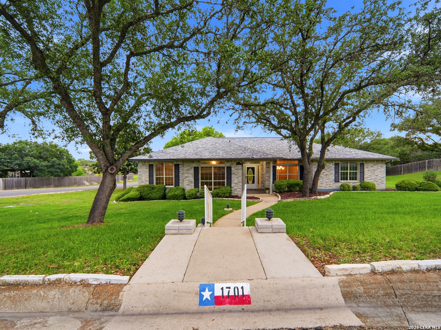 1701 Mountain Laurel Kerrville TX 78028