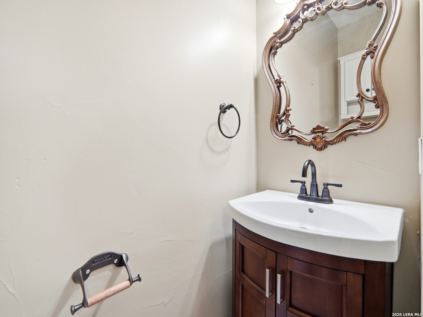 1701 Mountain Laurel Kerrville TX 78028