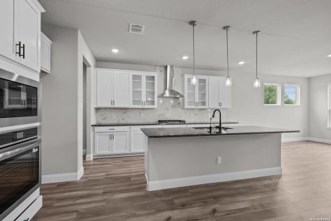 549 Englewood Lane Castroville TX 78009