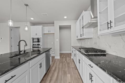 549 Englewood Lane Castroville TX 78009