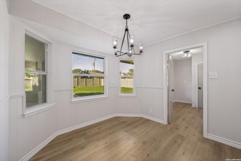 654 Richfield Windcrest TX 78239