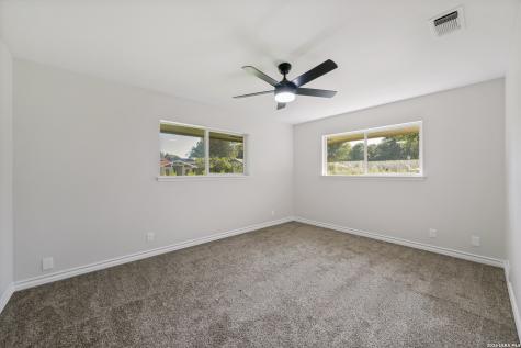 654 Richfield Windcrest TX 78239