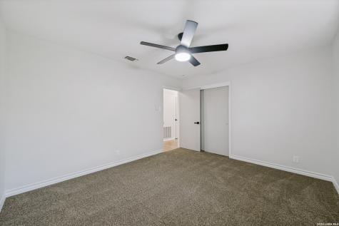 654 Richfield Windcrest TX 78239