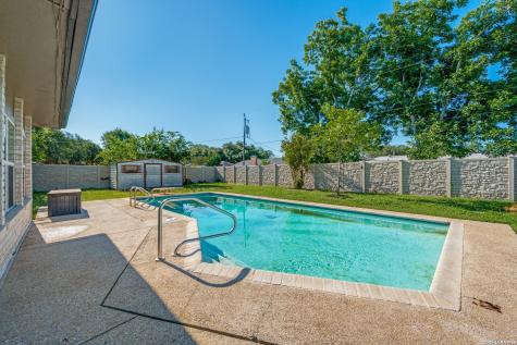 654 Richfield Windcrest TX 78239