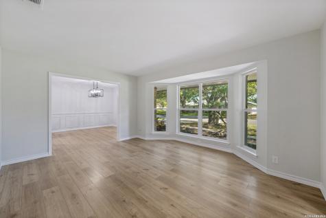 654 Richfield Windcrest TX 78239