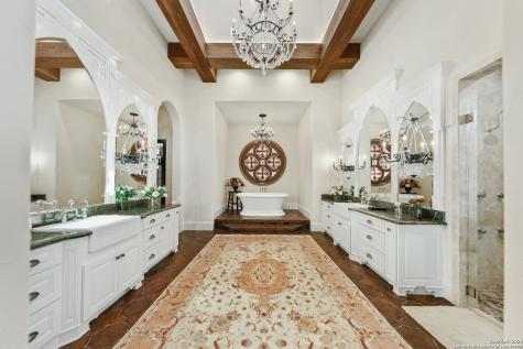 640 Terrell Terrell Hills TX 78209