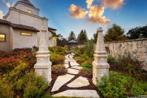 640 Terrell Terrell Hills TX 78209