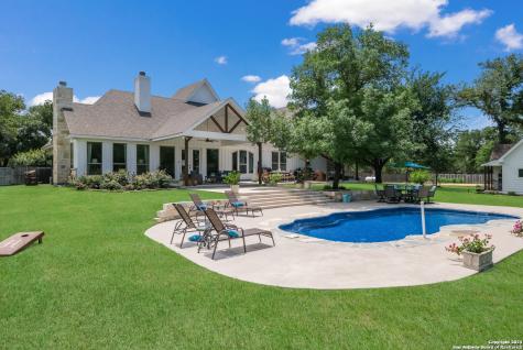813 Paddy Road Floresville TX 78114