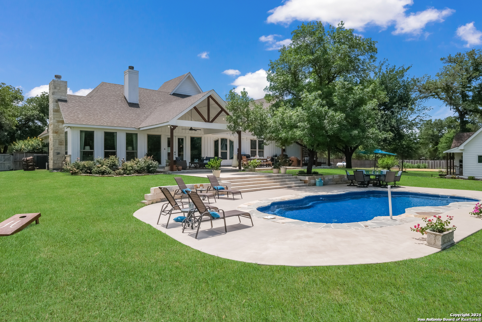 813 Paddy Road Floresville TX 78114