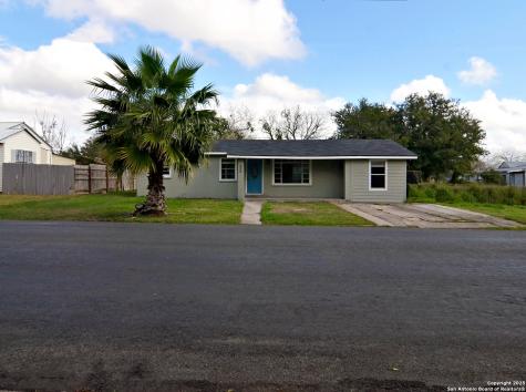 806 N Adams Street Beeville TX 78102