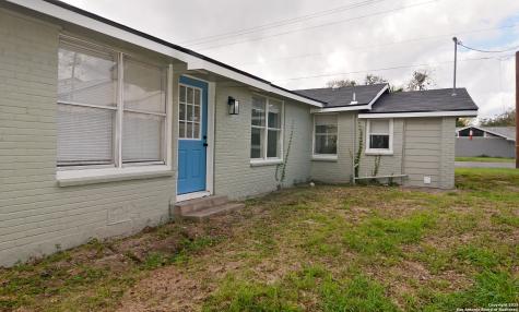 806 N Adams Street Beeville TX 78102