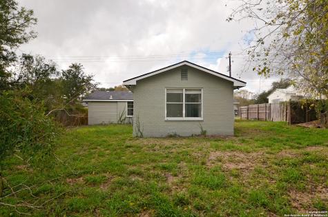 806 N Adams Street Beeville TX 78102