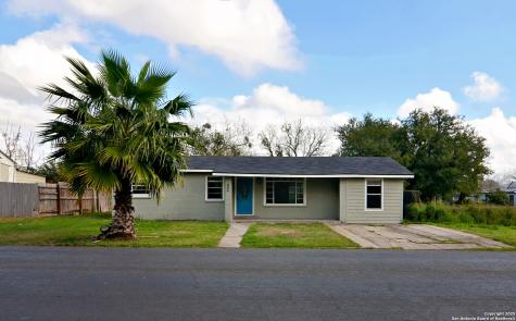 806 N Adams Street Beeville TX 78102