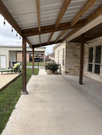125 Abrego Run Drive Floresville TX 78114