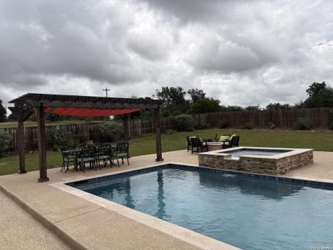 125 Abrego Run Drive Floresville TX 78114