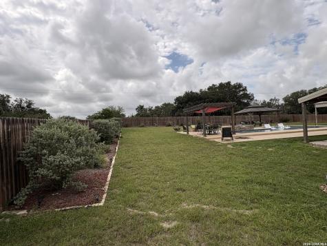 125 Abrego Run Drive Floresville TX 78114