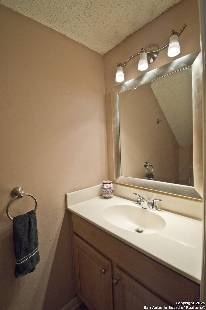 6427 Wurzbach #4 San Antonio TX 78240