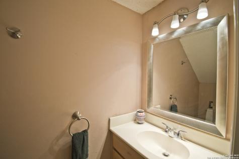 6427 Wurzbach #4 San Antonio TX 78240