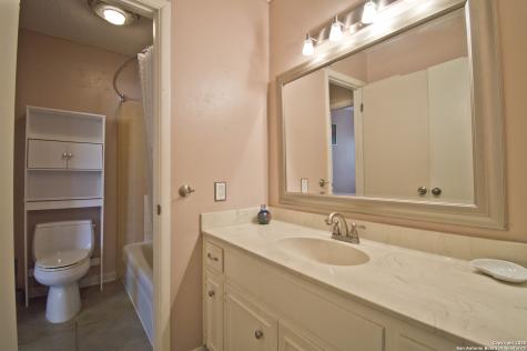 6427 Wurzbach #4 San Antonio TX 78240
