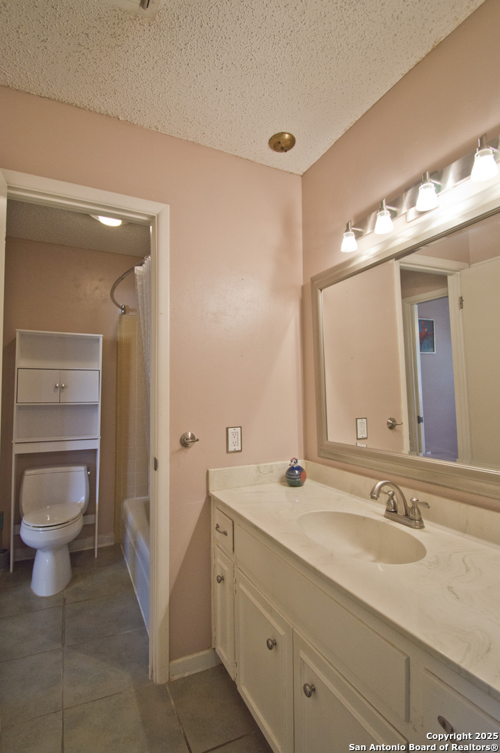 6427 Wurzbach #4 San Antonio TX 78240