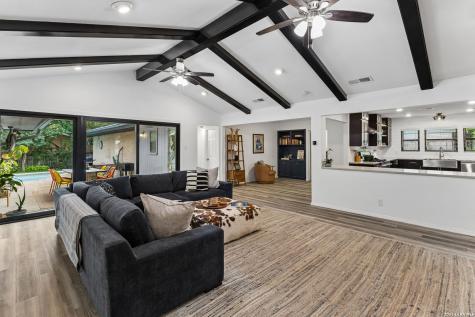 3714 Twisted Oaks Drive San Antonio TX 78217