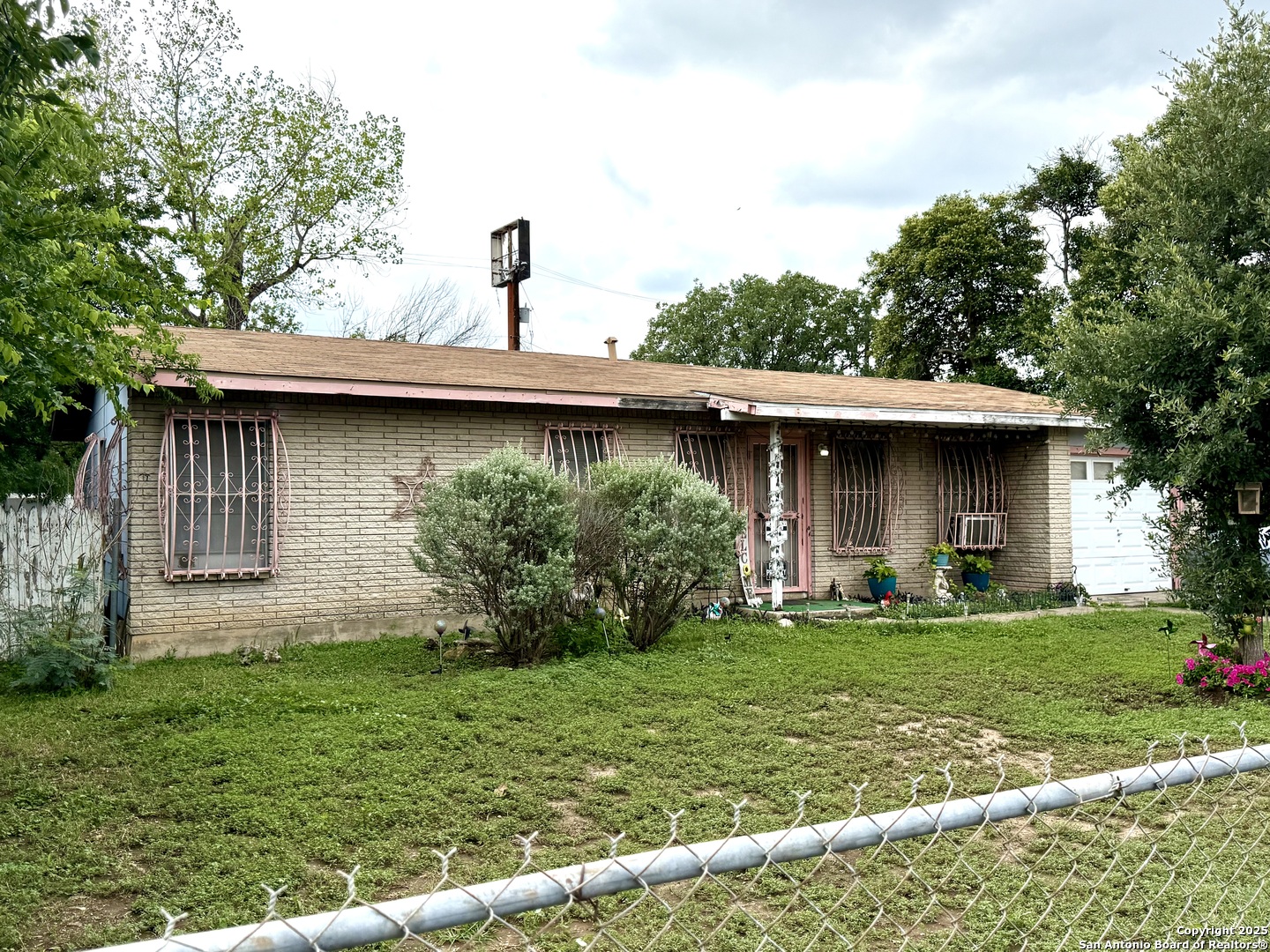2407 Aiken San Antonio TX 78237